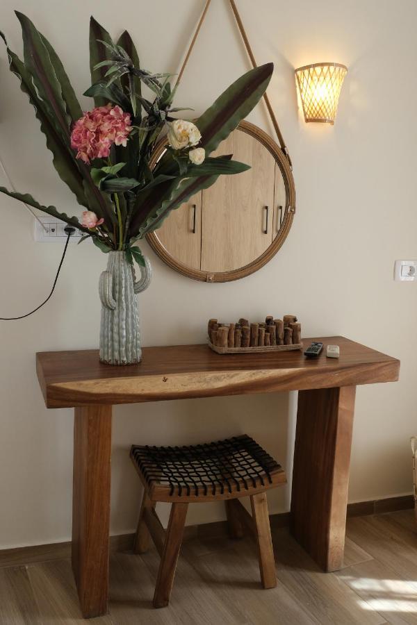 Residence By Georgia Studios Fira  Bagian luar foto
