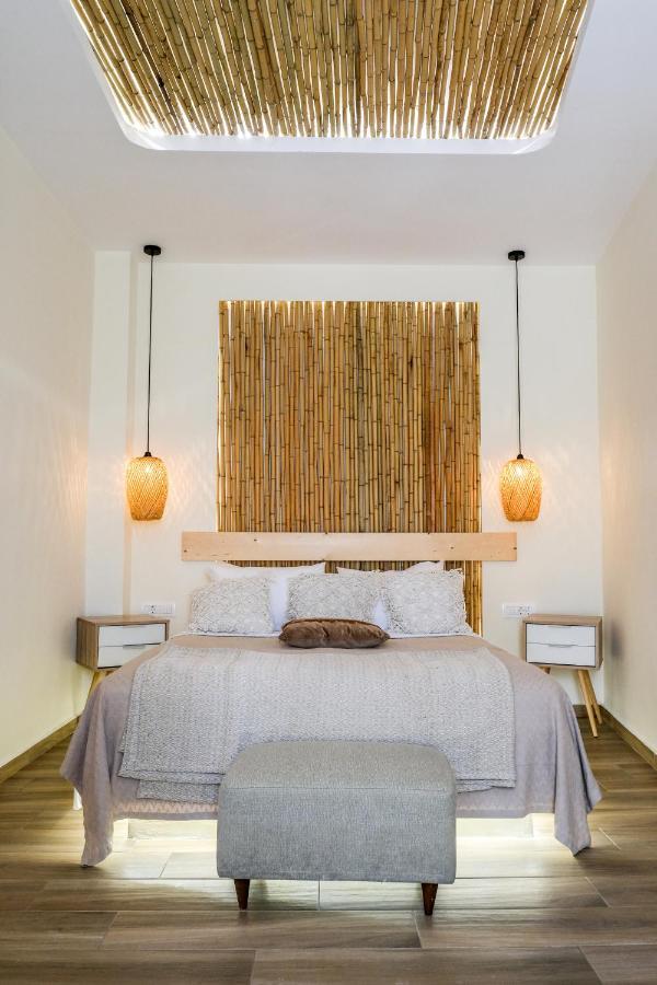 Residence By Georgia Studios Fira  Bagian luar foto