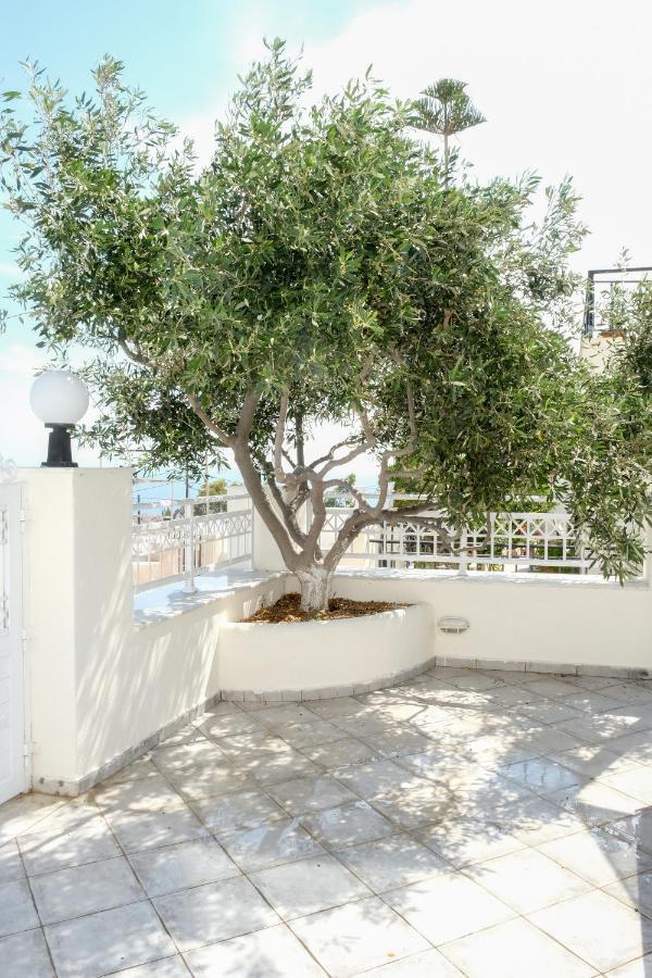 Residence By Georgia Studios Fira  Bagian luar foto