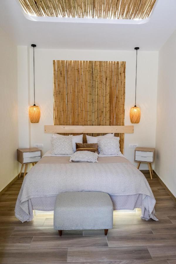 Residence By Georgia Studios Fira  Bagian luar foto