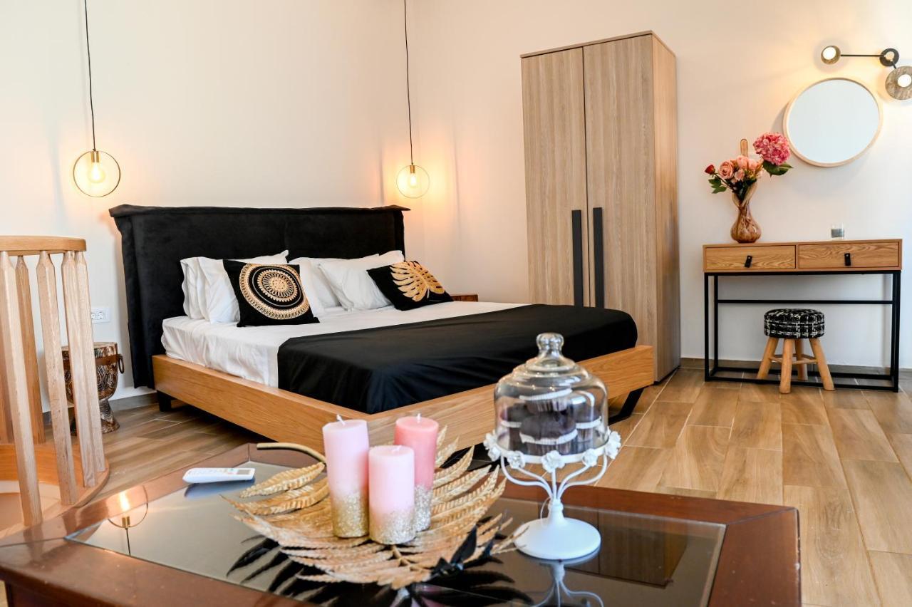 Residence By Georgia Studios Fira  Bagian luar foto