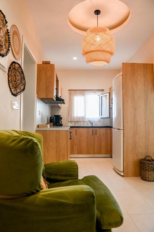 Residence By Georgia Studios Fira  Bagian luar foto