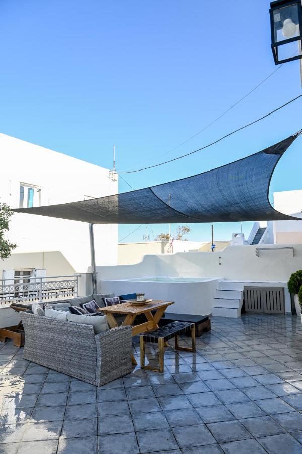 Residence By Georgia Studios Fira  Bagian luar foto
