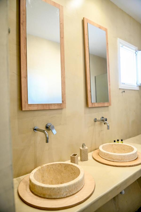 Residence By Georgia Studios Fira  Bagian luar foto